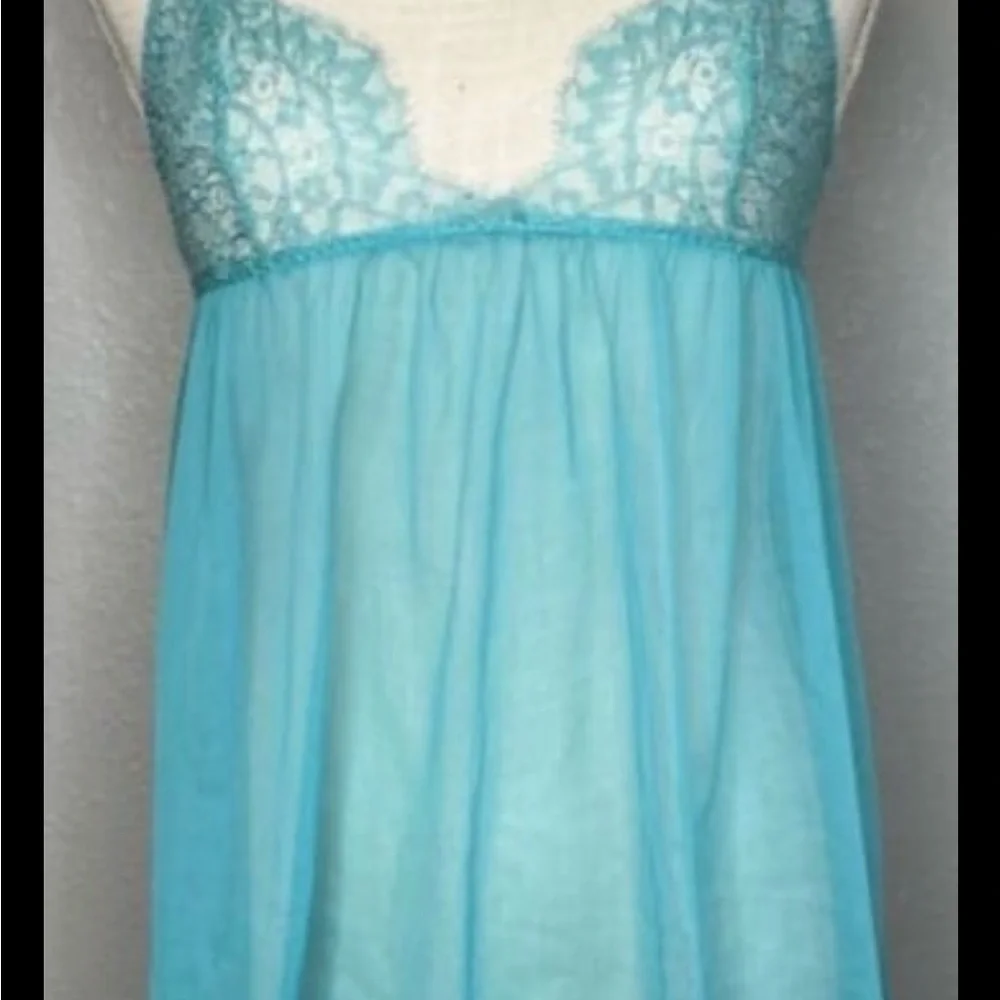 Vintage Victoria’s Secret peekaboo lace babydoll Chemise Negligee Nightgown M - Picture 2 of 11